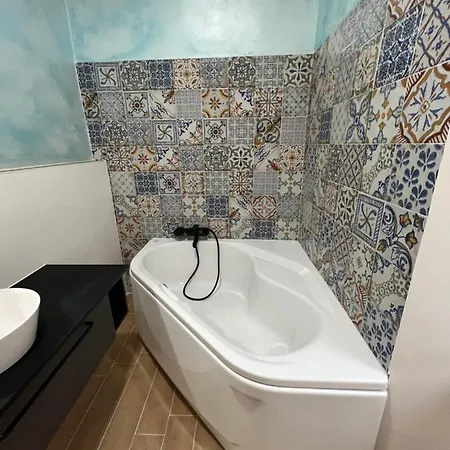 Scalinata Del Teatro Rossetti Confort Parcheggio *