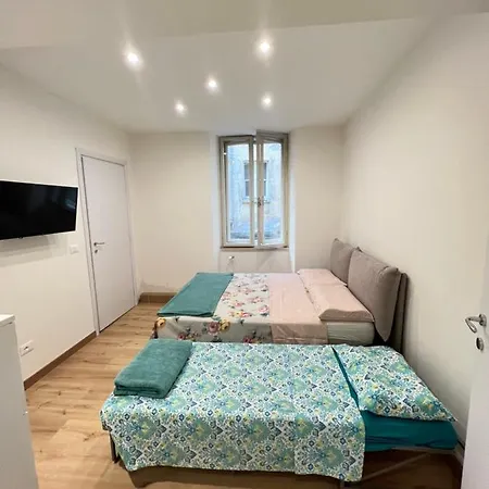 Scalinata Del Teatro Rossetti Confort Parcheggio * Triëst