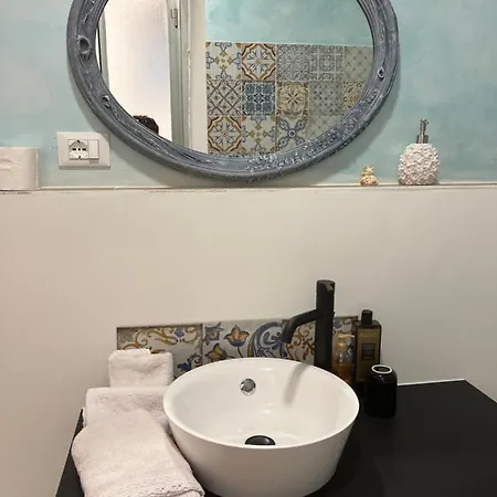 Scalinata Del Teatro Rossetti Confort Parcheggio 트리에스테