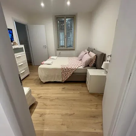 Apartman Scalinata Del Teatro Rossetti Confort Parcheggio *