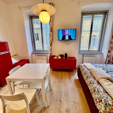 Scalinata Del Teatro Rossetti Confort Parcheggio * Trieste