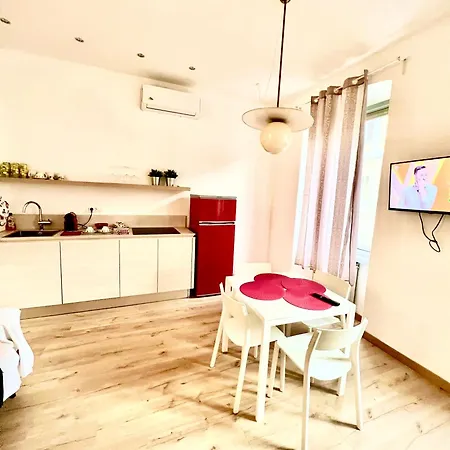 Scalinata Del Teatro Rossetti Confort Parcheggio Apartment *