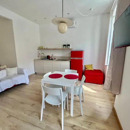 Scalinata Del Teatro Rossetti Confort Parcheggio Triest